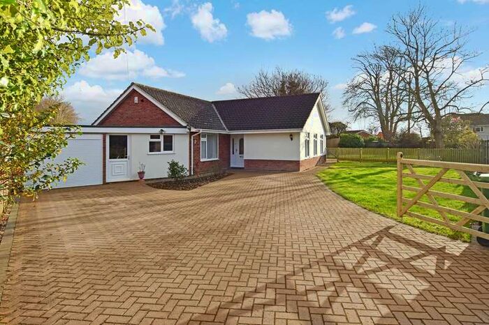 4 Bedroom Detached Bungalow For Sale In Manor Ride, Brent Knoll, Highbridge, TA9
