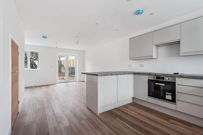 3 Bedroom House For Sale In Delta Court, Lytton Place, PL25