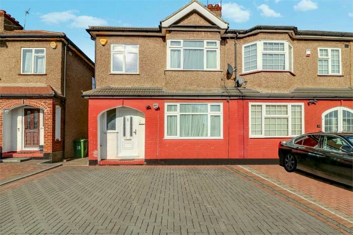 3 Bedroom End Of Terrace House To Rent In Tregenna Avenue, Harrow, HA2