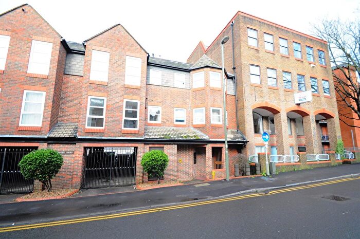 1 Bedroom Flat To Rent In Westminster Court, Sydenham Road, Guildford, GU1