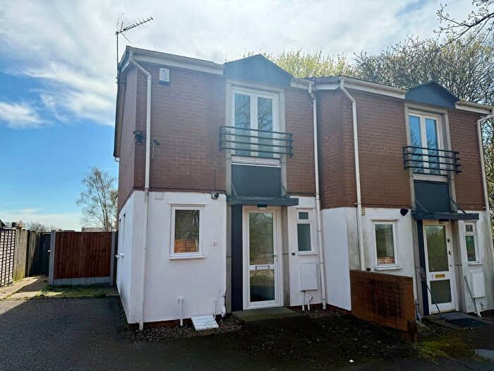 2 Bedroom Semi Detached House To Rent In St. Lukes Terrace, Dudley, DY1