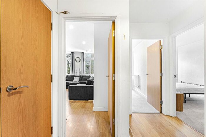 2 Bedroom Apartment To Rent In Coral Apartments, Salton Square, London, E14