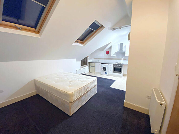 Studio To Rent In The Crescent, Selhurst, Surrey, CR0