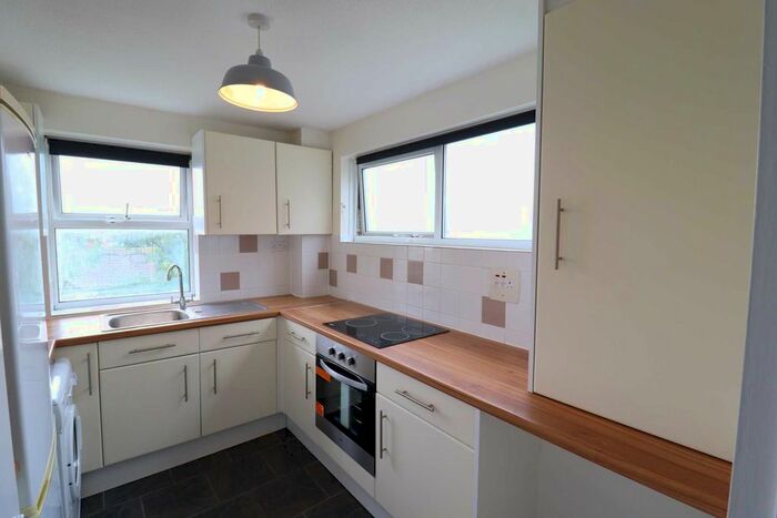 3 Bedroom Flat To Rent In Mitchum Walk, Aylesbury, HP19