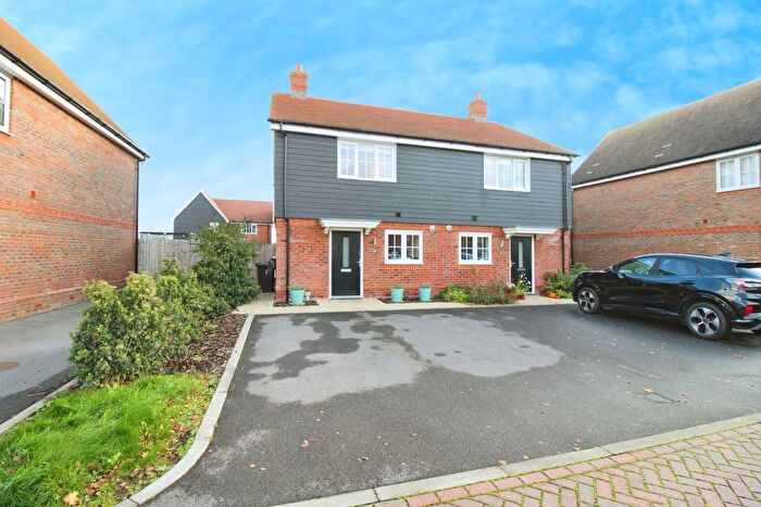 2 Bedroom Semi Detached House For Sale In Lamble Walk, East Hanney, Wantage, Oxfordshire, OX12