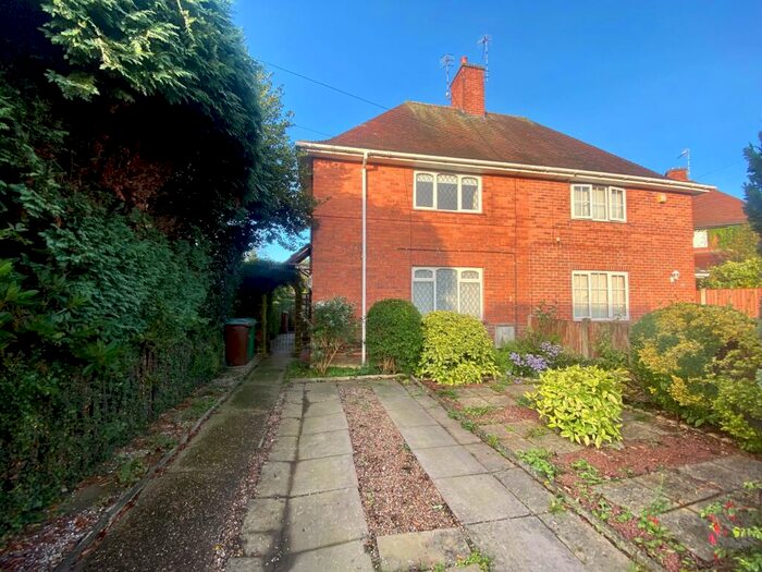 3 Bedroom House To Rent In Desford Close, Nottingham, NG5