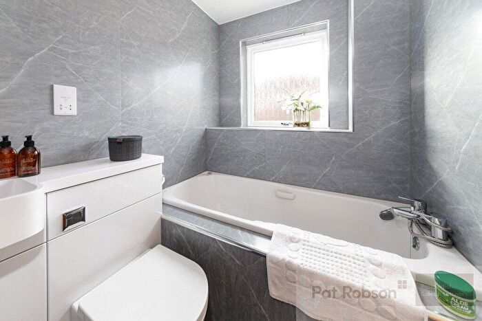 1 Bedroom Penthouse To Rent In Mariners Wharf, East Quayside, Newcastle Upon Tyne, Tyne And Wear, NE1