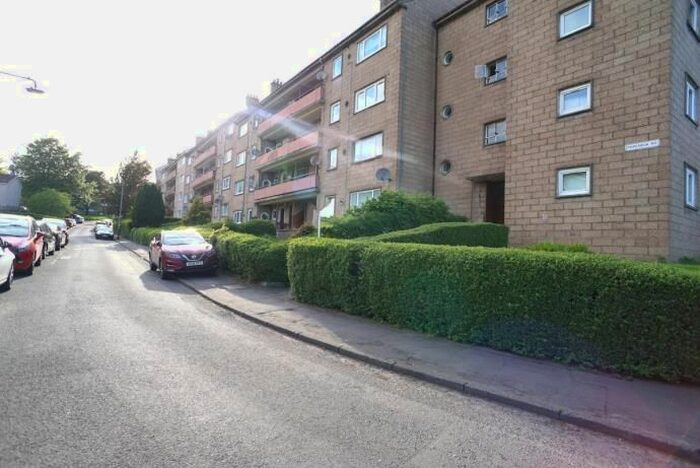 3 Bedroom Flat To Rent In Parkneuk Road, Giffnock, Glasgow, G43
