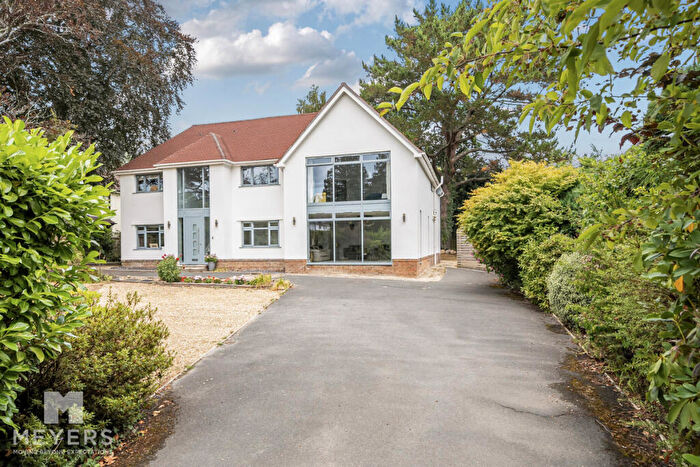 5 Bedroom Detached House For Sale In Orchard Close, Ferndown, BH22