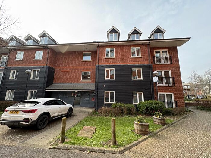 2 Bedroom Flat To Rent In John Dyde Close, Bishop'S Stortford, CM23