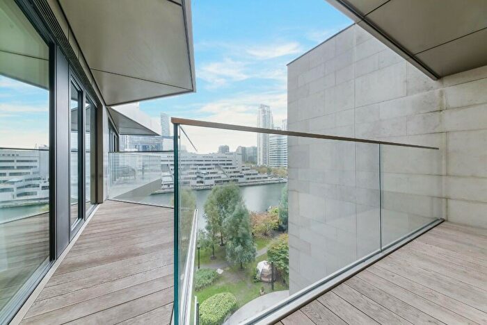 2 Bedroom Apartment To Rent In George Street, London, E14