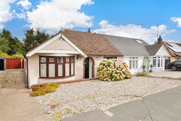 2 Bedroom Semi-Detached Bungalow For Sale In Elizabeth Drive, Wickford, Essex, SS12