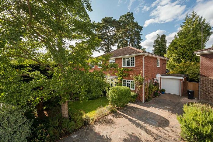 4 Bedroom Semi-Detached House For Sale In Cambrian Way, Finchampstead, Berkshire, RG40