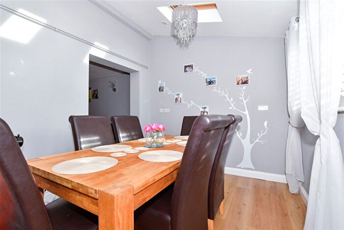 3 Bedroom Terraced House For Sale In Lancashire Road, Maidstone, Kent, ME15