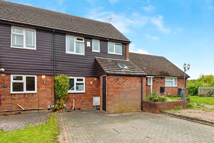 3 Bedroom Terraced House For Sale In Falcon Close, Stevenage, SG2