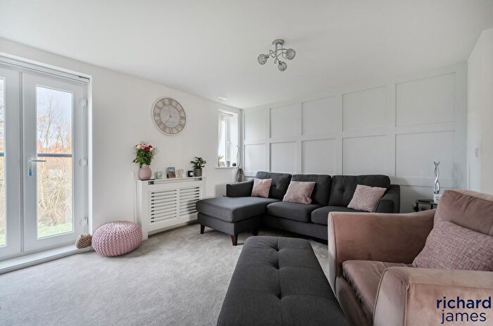 1 Bedroom Flat For Sale In Lucknam Crescent, Swindon, SN3