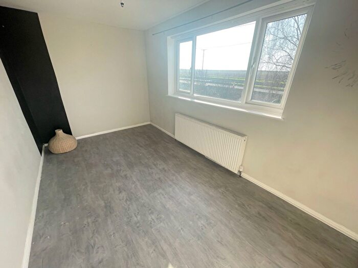 2 Bedroom End Of Terrace House For Sale In West Park Terrace, Darrington, Pontefract, WF8