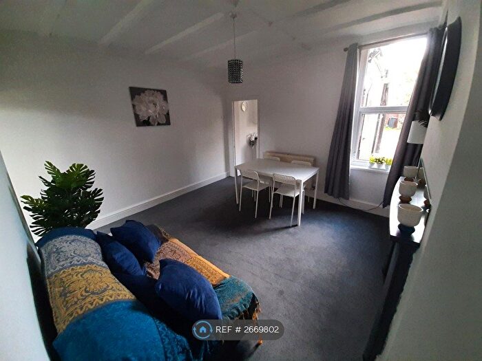 2 Bedroom Semi-Detached House To Rent In Commonside, Brownhills, Walsall, WS8