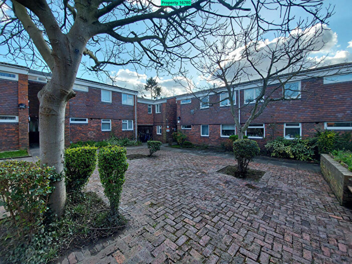 2 Bedroom Flat To Rent In Ambleside, Bromley, BR1