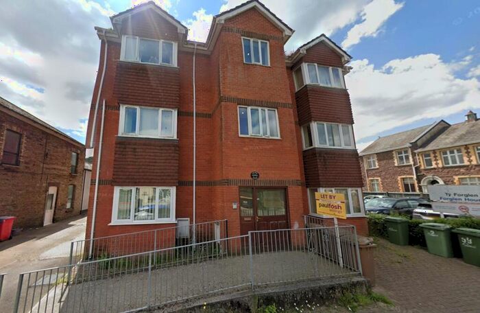 2 Bedroom Flat To Rent In Chapel Court, St Mary Street, Risca, NP11