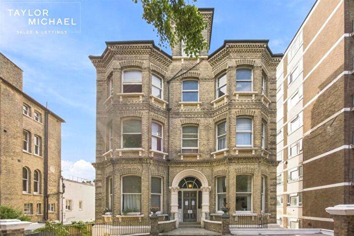 Studio To Rent In The Drive, Hove, BN3