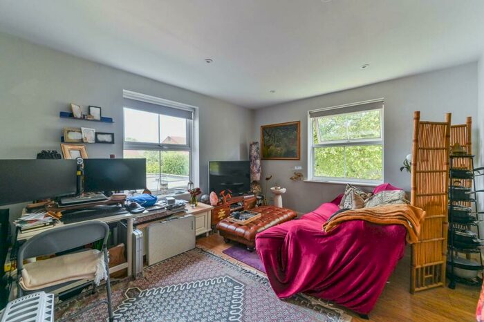 1 Bedroom Flat For Sale In Taylor Court, Elmers End Road, London, , Penge, London, SE20