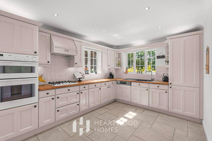 5 Bedroom Detached House For Sale In Kensington Close, St. Albans, AL1