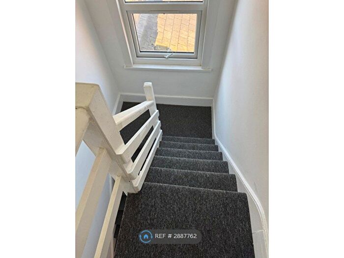 2 Bedroom Flat To Rent In Romford Road, London, E12