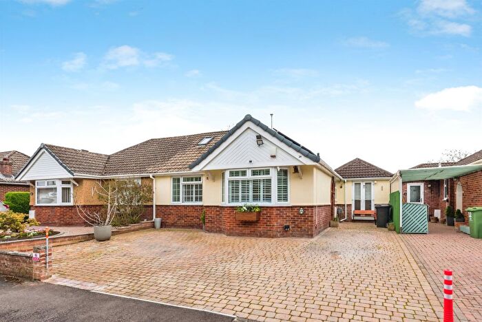 5 Bedroom Semi Detached Bungalow For Sale In Riverdale Close, Swindon, SN1