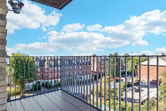 2 Bedroom Flat For Sale In Davigdor Road, Hove, East Sussex, BN3