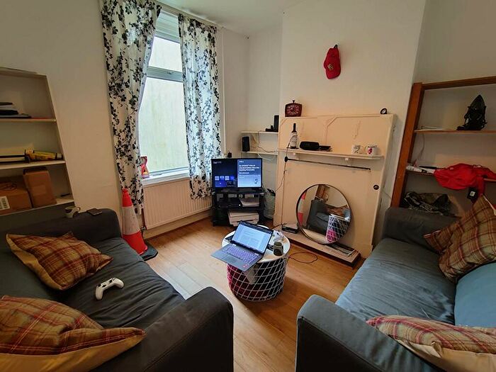 4 Bedroom House To Rent In Flora Street, Cathays, CF24