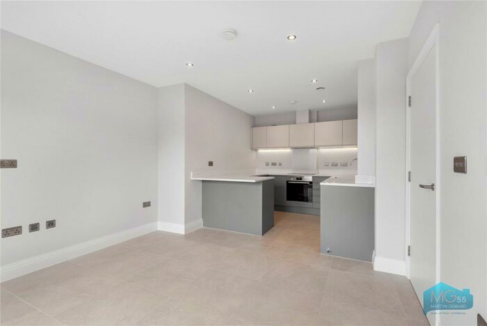 2 Bedroom Apartment To Rent In Crouch End Hill, Crouch End, London, N8