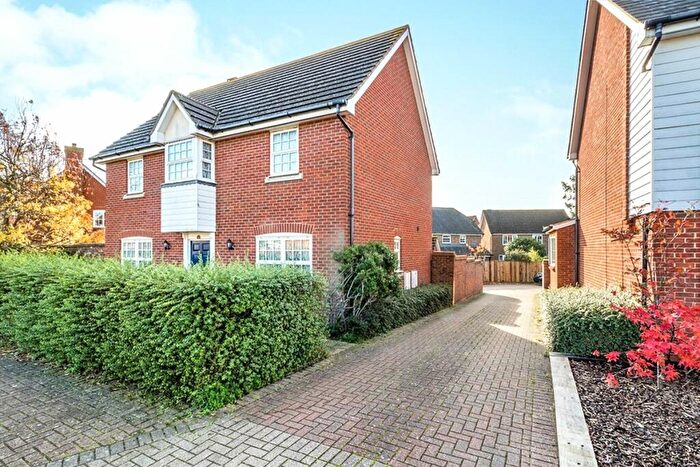 4 Bedroom Detached House For Sale In Island Way East, St. Marys Island, Chatham, Kent, ME4