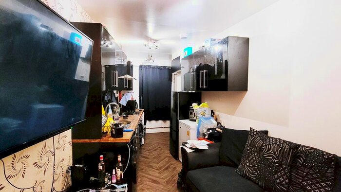 1 Bedroom Flat To Rent In Bell Farm Avenue, Dagenham, London, RM10