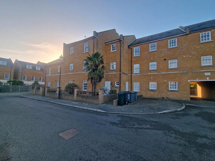 2 Bedroom Flat To Rent In Coventry Gardens, Walmer, CT14