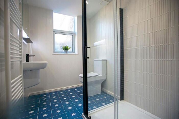 9 Bedroom House To Rent In Mauldeth Road, Manchester, M20