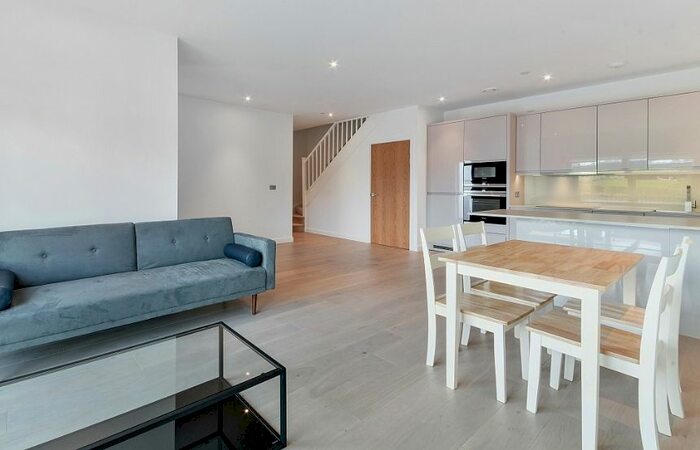 2 Bedroom Flat To Rent In Thonrey Close, London, NW9