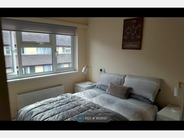 1 Bedroom Flat To Rent In Hazel Way, London, SE1