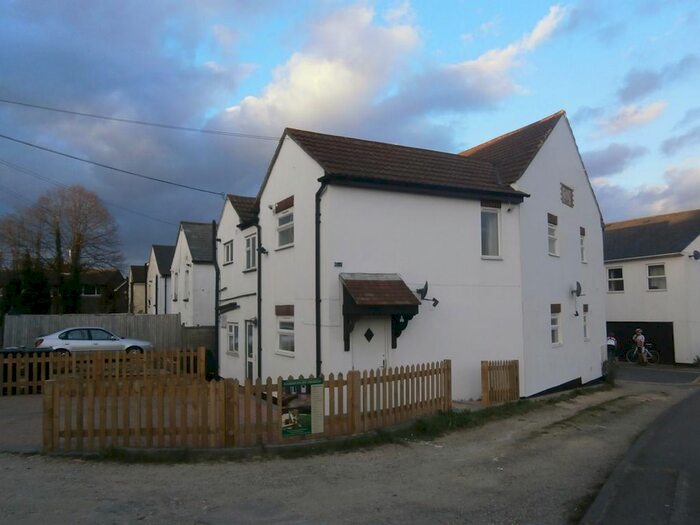 1 Bedroom Flat To Rent In Park Road North, Ashford, Kent, TN24