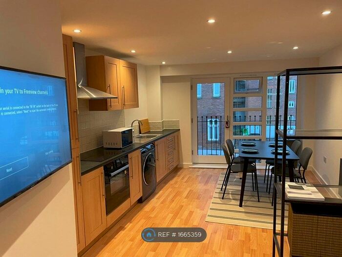 1 Bedroom Flat To Rent In Wilton Place, Salford, M3