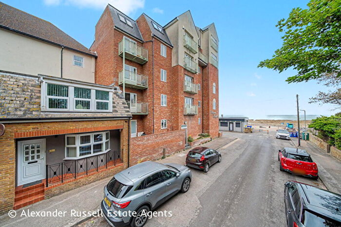 1 Bedroom Mews For Sale In Beach Road, Westgate-on-Sea, CT8
