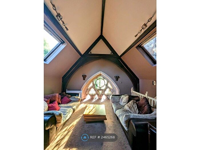 2 Bedroom Flat To Rent In St. Stephens Court, West Ealing, W13