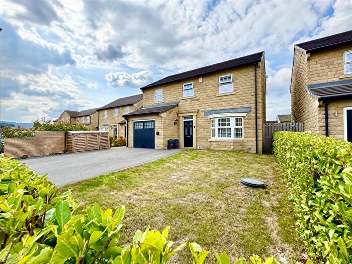 4 Bedroom Detached House For Sale In Vicarage Meadows, Holmfirth, HD9