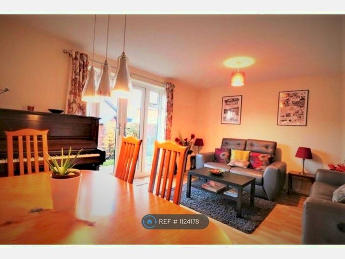 4 Bedroom Semi-Detached House To Rent In Bolt Lane, Ketley, Telford, TF1