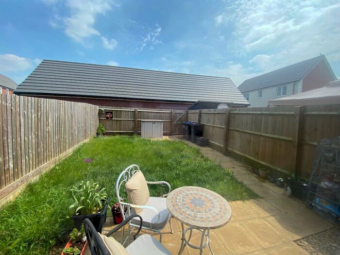 3 Bedroom Terraced House For Sale In Sycamore Drive, Calne, SN11