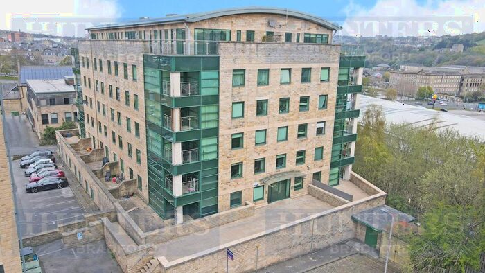 2 Bedroom Flat To Rent In Stonegate House, Stone Street, Bradford, West Yorkshire, BD1