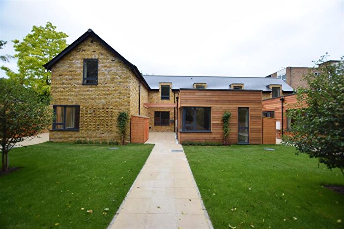 2 Bedroom Terraced House To Rent In The Avenue, Surbiton, KT5
