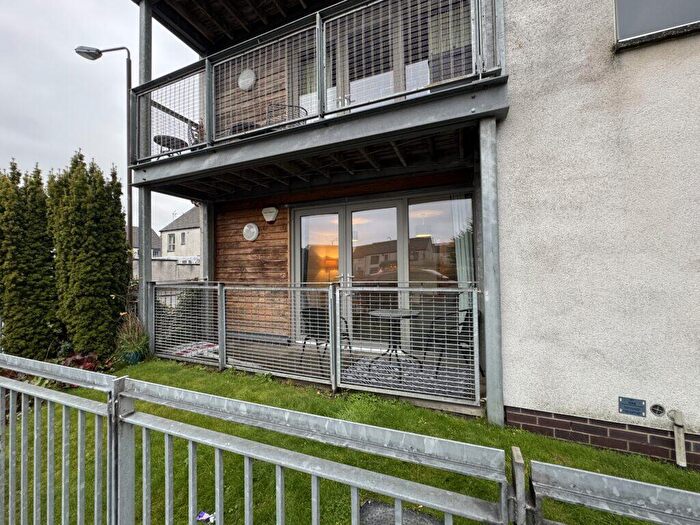 2 Bedroom Apartment To Rent In Weir Street, Stirling, FK8