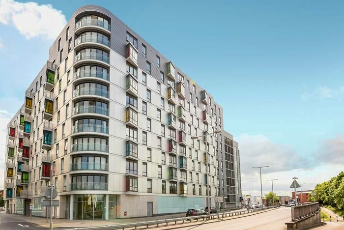 2 Bedroom Flat To Rent In Chatham Street, Reading, RG1