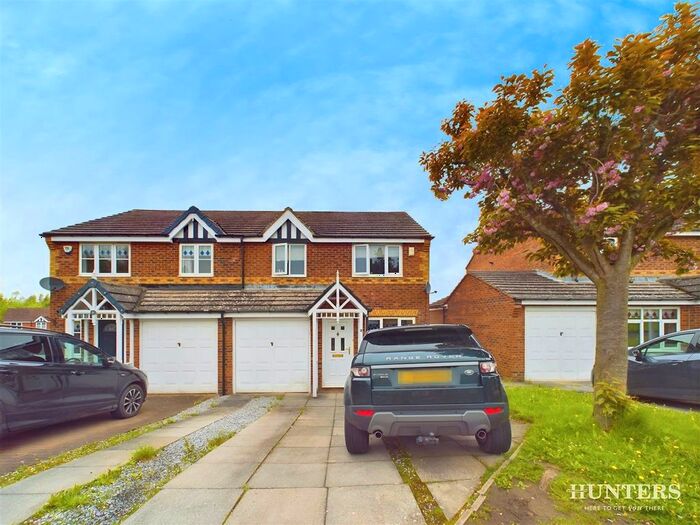 3 Bedroom Semi-Detached House For Sale In Castlehills, Castleside, Consett, DH8